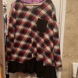 Long sleeve red and black plaid blouse 4x